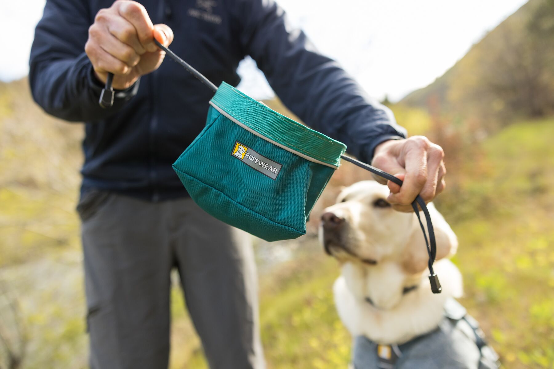 Ruffwear Quencher Cinch Top, hopfällbar mat/vattenskål med topp förslutning